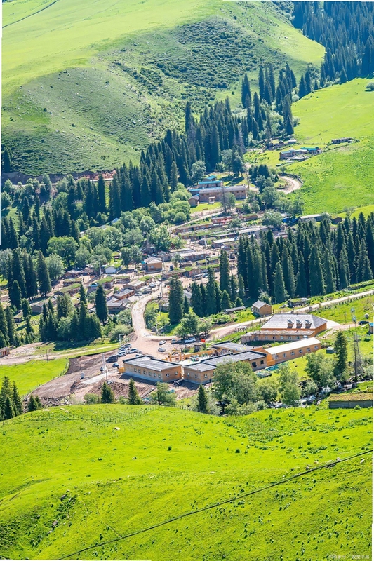 美丽伊犁旅游景点推荐