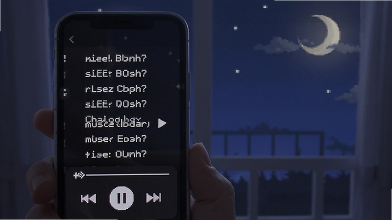 Pixel Music夜间播放场景,手机屏幕显示像素风歌词滚动界面与睡眠定时弹窗,背景为深蓝色夜空与柔和月光,整体氛围安静舒适,突出音乐陪伴主题