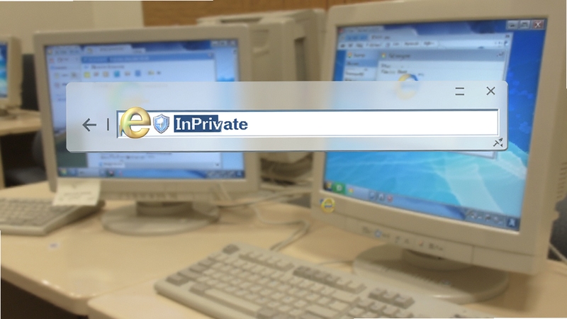 Internet Explorer 8浏览器开启InPrivate私密浏览模式,地址栏显示深蓝色InPrivate标识,背景是模糊的公共电脑场景,画面简洁写实,突出隐私保护主题,适合Boogu模型生成