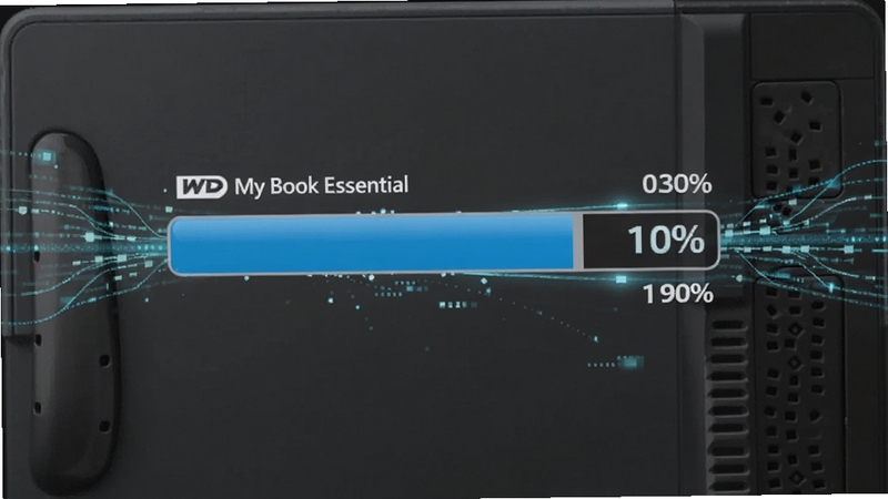 WD My Book Essential�̼����������н��������棬���������ɫ����Ϊ������ǰ��������ʾ��ɫ�������Ͱٷֱ����֣���Χ������������װ�Σ����ֹ̼�д��ĿƼ���