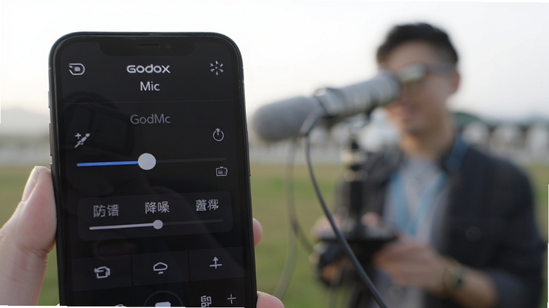 Godox Mic�ֻ�Ӧ��������ڽ��棬��ʾ����ͽ���ģʽѡ���������Ϊ�ֻ���Ļ��д������Ϊ����¼�������黯��������ͣ�����Booguģ������