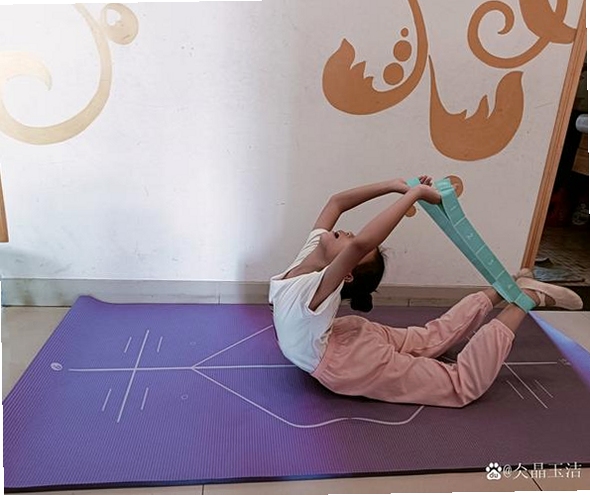儿童在家使用舞蹈考级学习助手练习